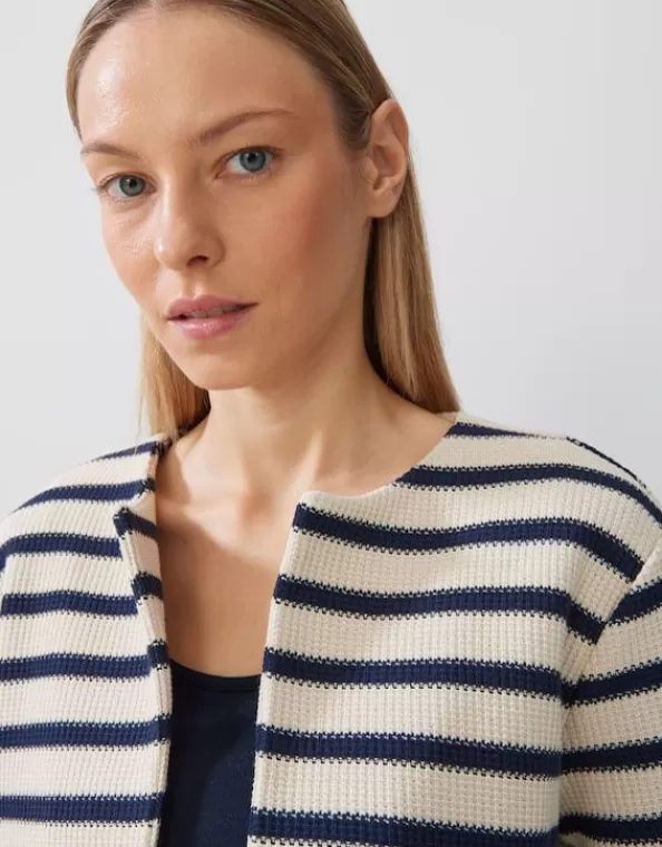 kurze_sweatjacke_ufrieda_loose_aus_nachhaltiger_baumwolle_2.webp Kurze Sweatjacke Ufrieda Loose Aus Nachhaltiger Baumwolle>SOMEDAY Fashion