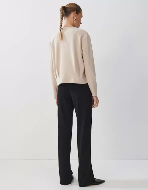 weiche_sweatjacke_utanja_loose_aus_modal_mix_3.webp Weiche Sweatjacke Utanja Loose Aus Modal Mix>SOMEDAY Store