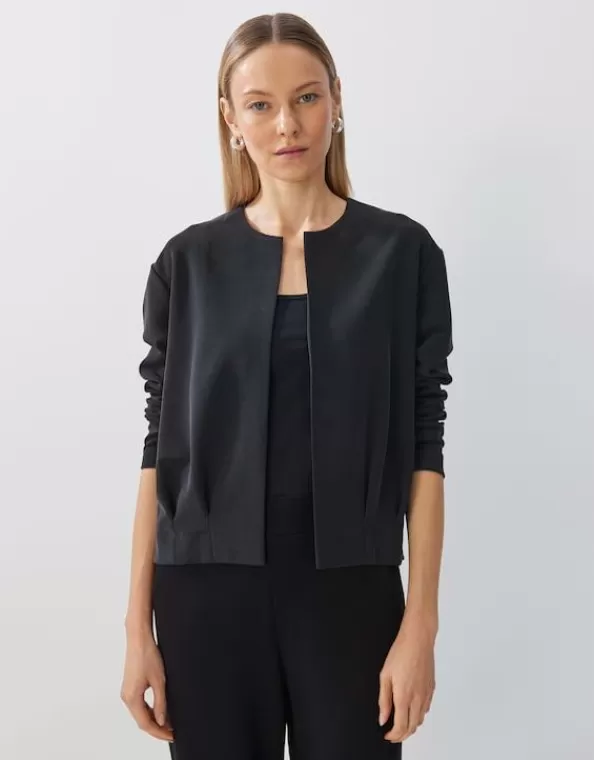 weiche_sweatjacke_utanja_loose_aus_modal_mix_6.webp Weiche Sweatjacke Utanja Loose Aus Modal Mix>SOMEDAY Store